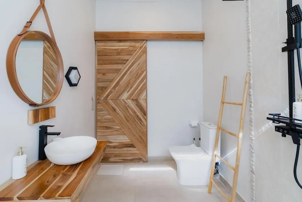 Exquisite 2-Bedroom Villa Brand New In Uluwatu  Uluwatu (Bali)